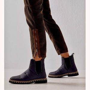 NWT-FREE PEOPLE ATLAS CHELSEA PUFFER BOOTS
